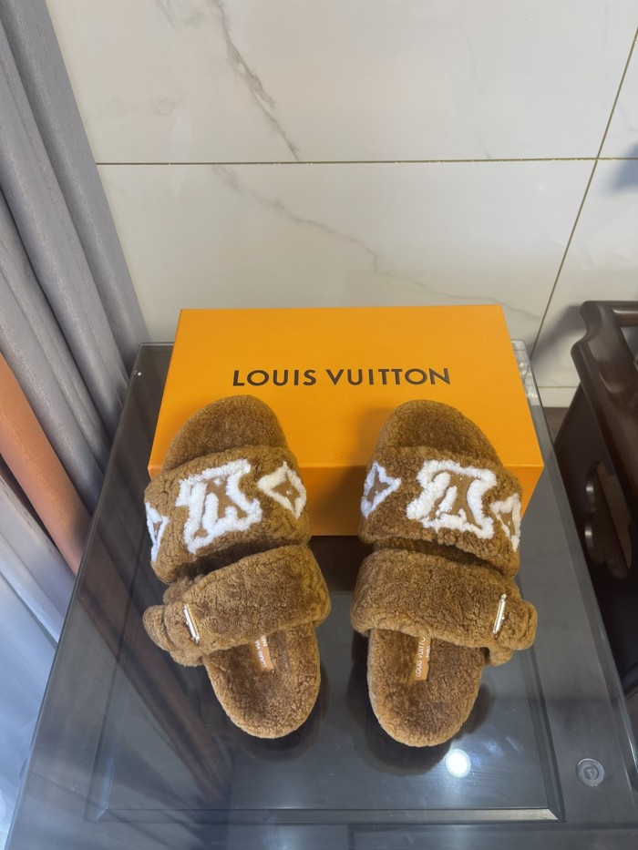 LV women Sandals 1：1 Quality-491