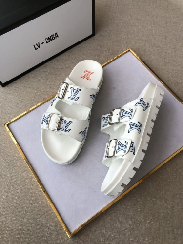 LV Sandals 1：1 Quality-700