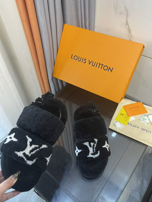 LV women Sandals 1：1 Quality-499