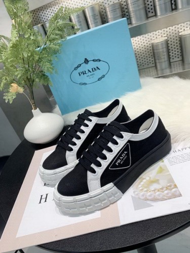 Prada women shoes 1：1 quality-011