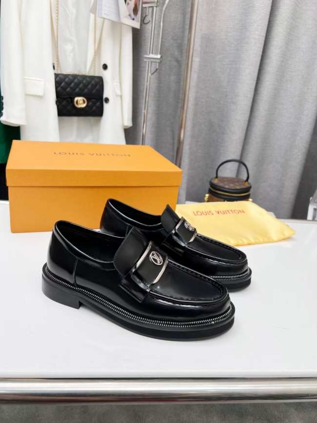 LV Women Shoes 1：1 Quality-810