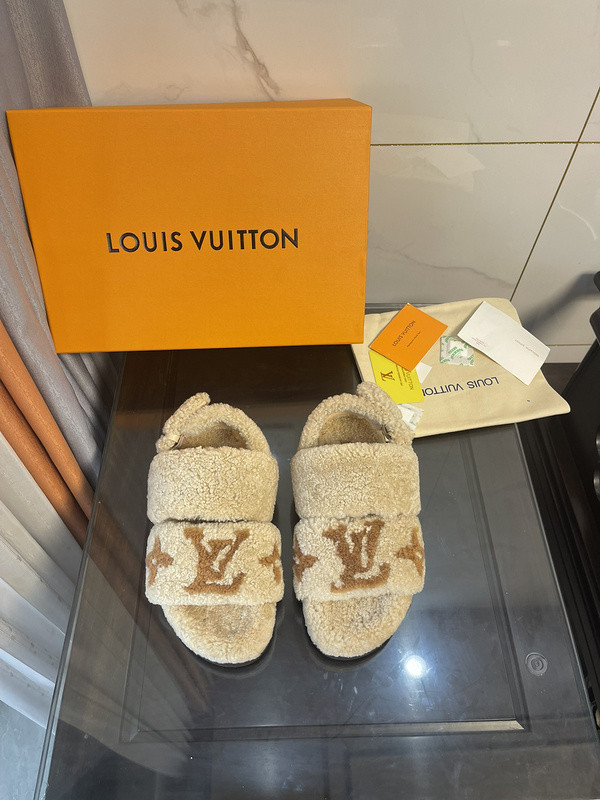 LV women Sandals 1：1 Quality-496