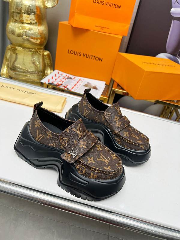 LV Women Shoes 1：1 Quality-921