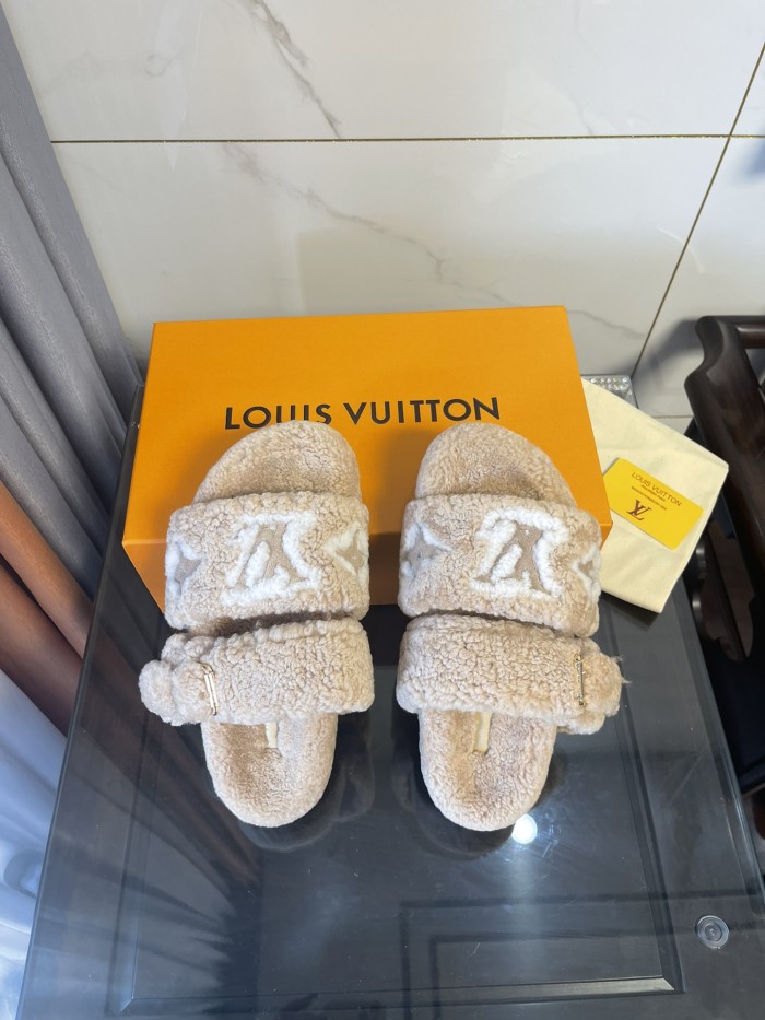 LV women Sandals 1：1 Quality-494
