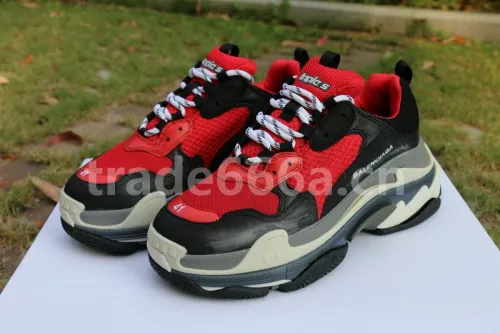 B 17FW Tripe-S High End Sneaker-019