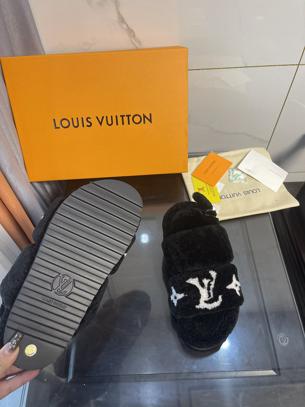 LV women Sandals 1：1 Quality-499