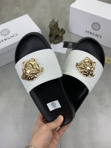 Versace men slippers AAA-307