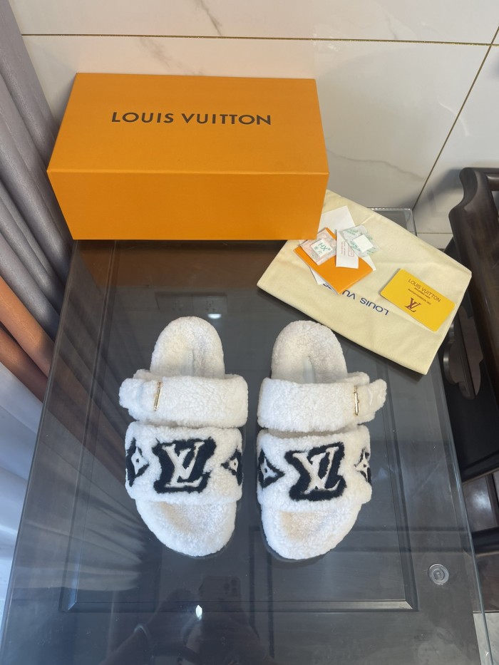 LV women Sandals 1：1 Quality-493