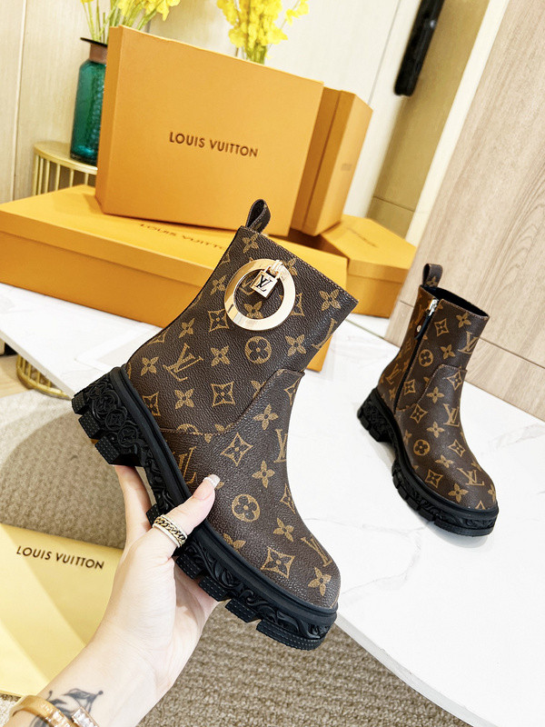 LV Women Shoes 1：1 Quality-943