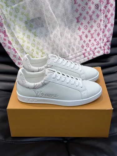 LV Men shoes 1：1 quality-4889