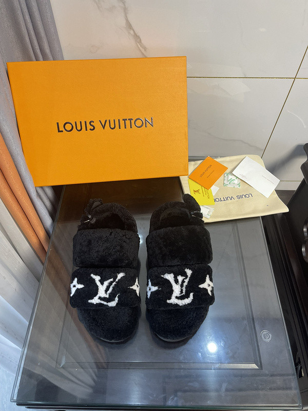 LV women Sandals 1：1 Quality-499