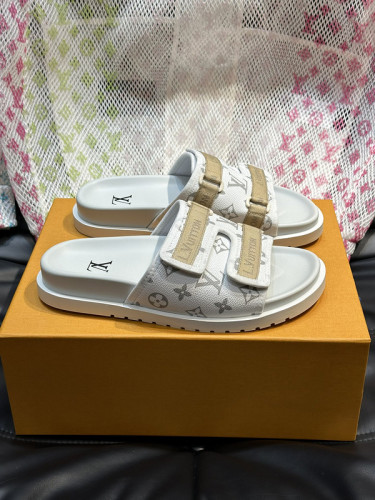 LV Sandals 1：1 Quality-832