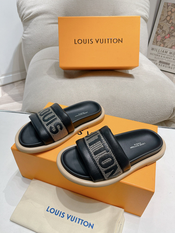 LV Sandals 1：1 Quality-852