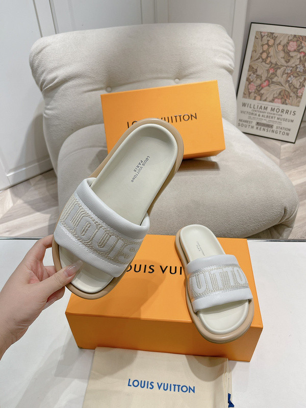 LV women Sandals 1：1 Quality-783