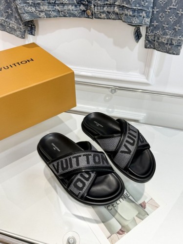 LV women Sandals 1：1 Quality-780