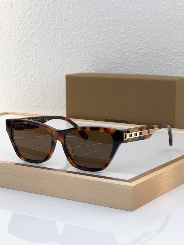 Burberry Sunglasses AAAA-2546