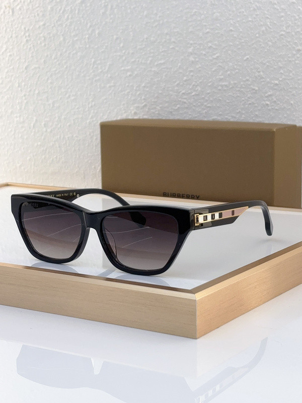 Burberry Sunglasses AAAA-2550