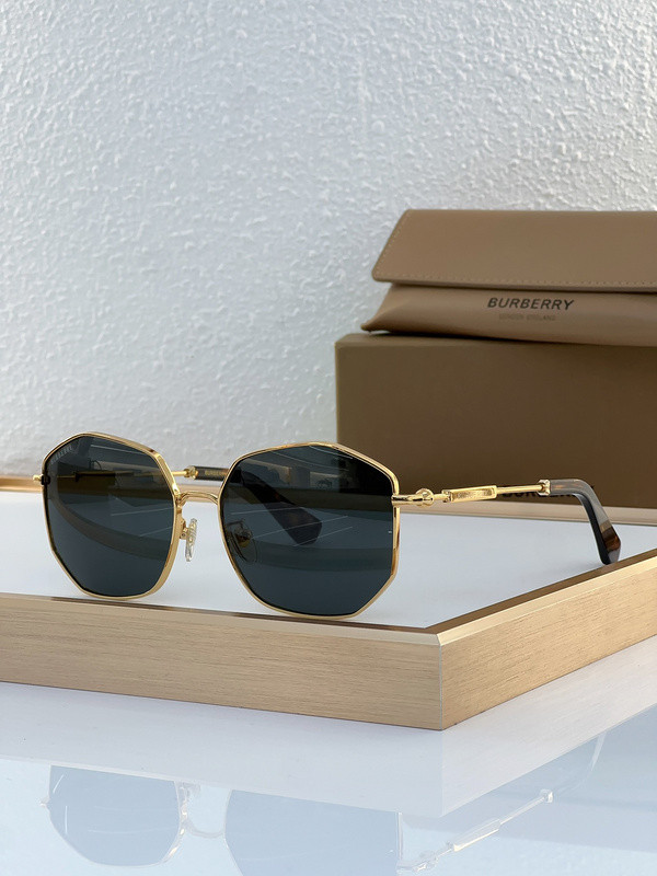 Burberry Sunglasses AAAA-2499