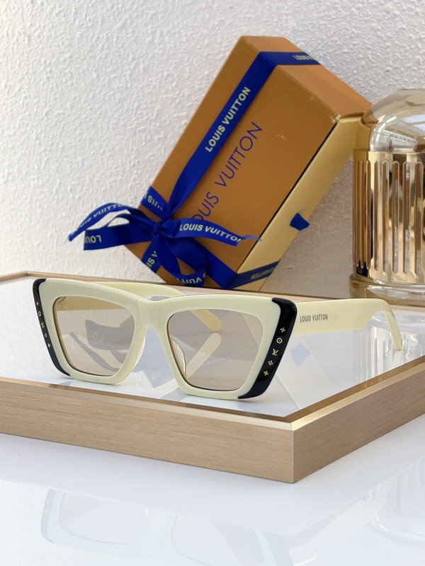 LV Sunglasses AAAA-4550