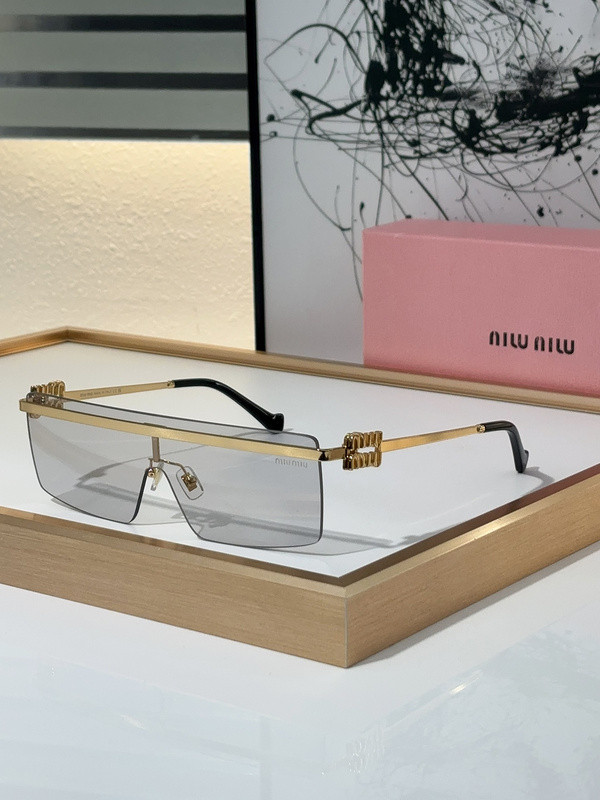 Miu Miu Sunglasses AAAA-1044