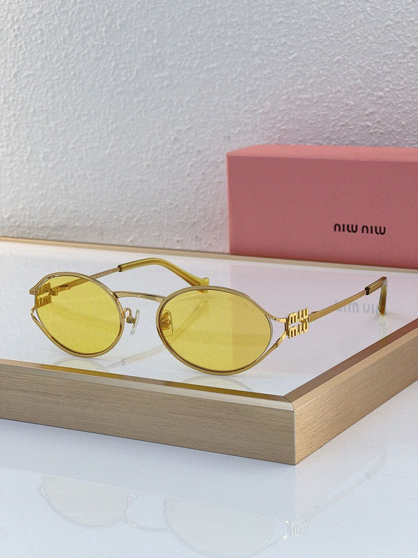 Miu Miu Sunglasses AAAA-1050