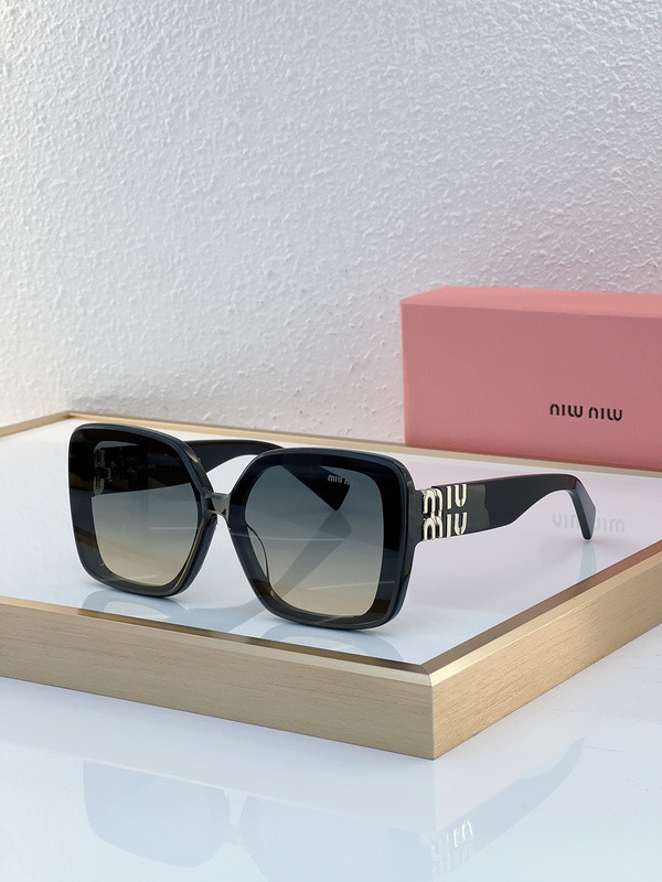 Miu Miu Sunglasses AAAA-927