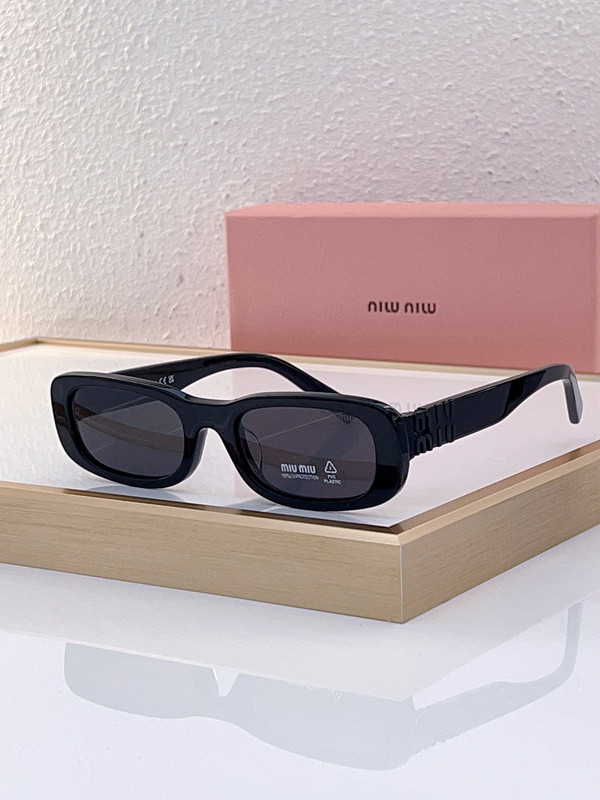 Miu Miu Sunglasses AAAA-949