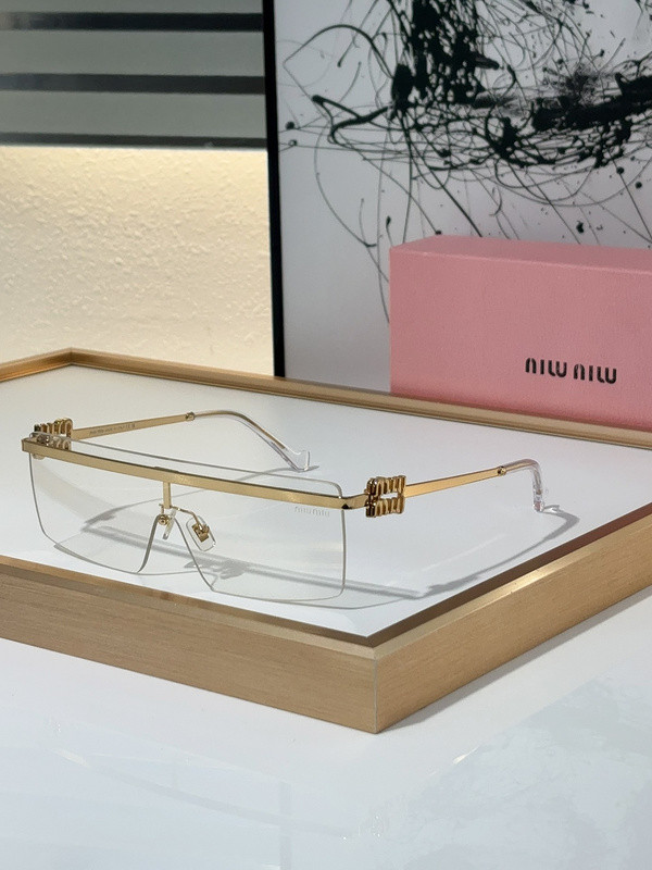 Miu Miu Sunglasses AAAA-1046