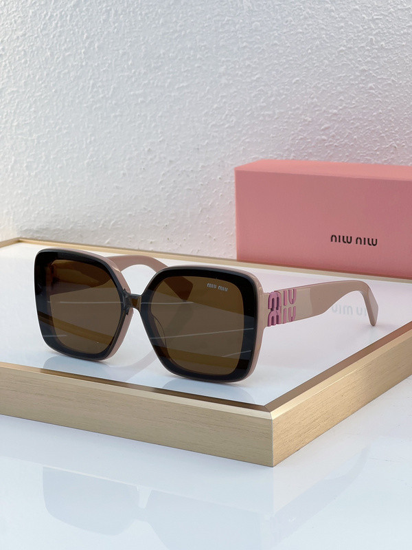 Miu Miu Sunglasses AAAA-930