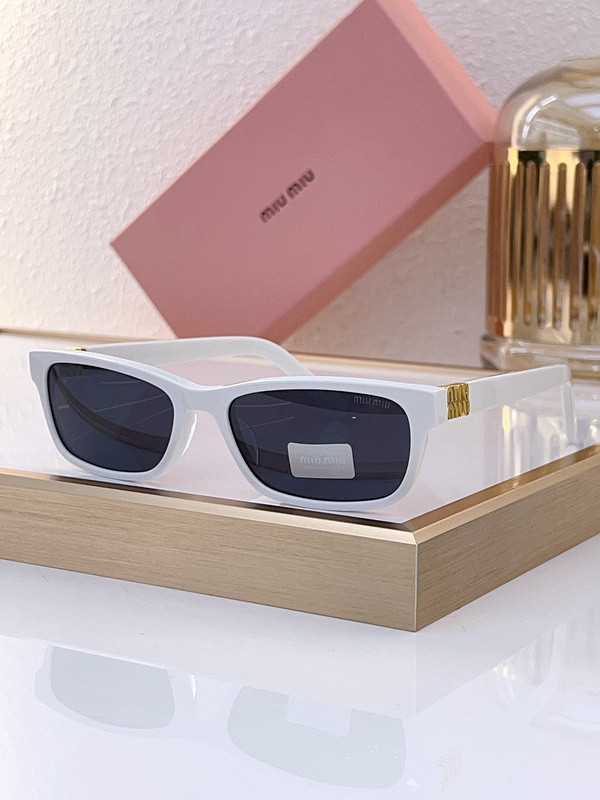 Miu Miu Sunglasses AAAA-992