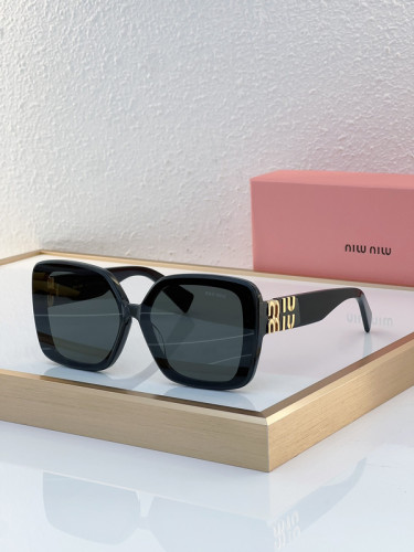 Miu Miu Sunglasses AAAA-926