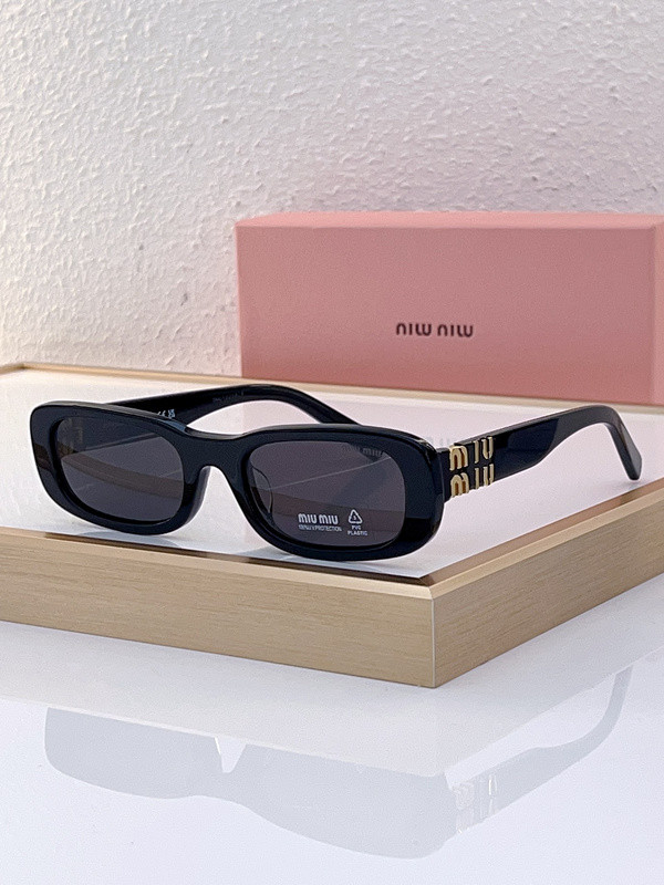 Miu Miu Sunglasses AAAA-945