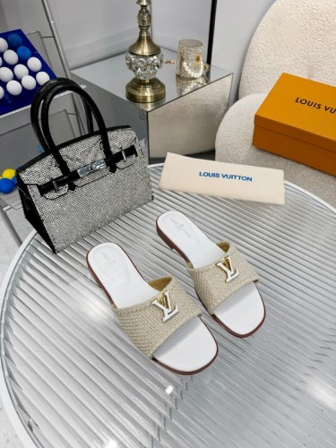 LV women Sandals 1：1 Quality-807