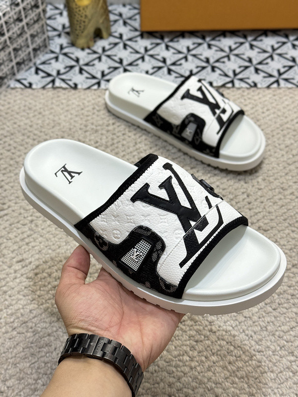 LV men slippers AAA-1217