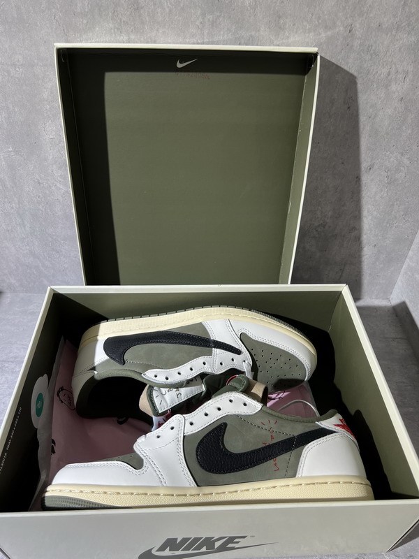 Authentic Travis Scott x Air Jordan 1 Low “Medium Olive”