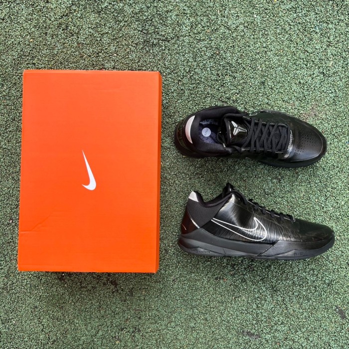 Authentic Nike Kobe 5 Black Out