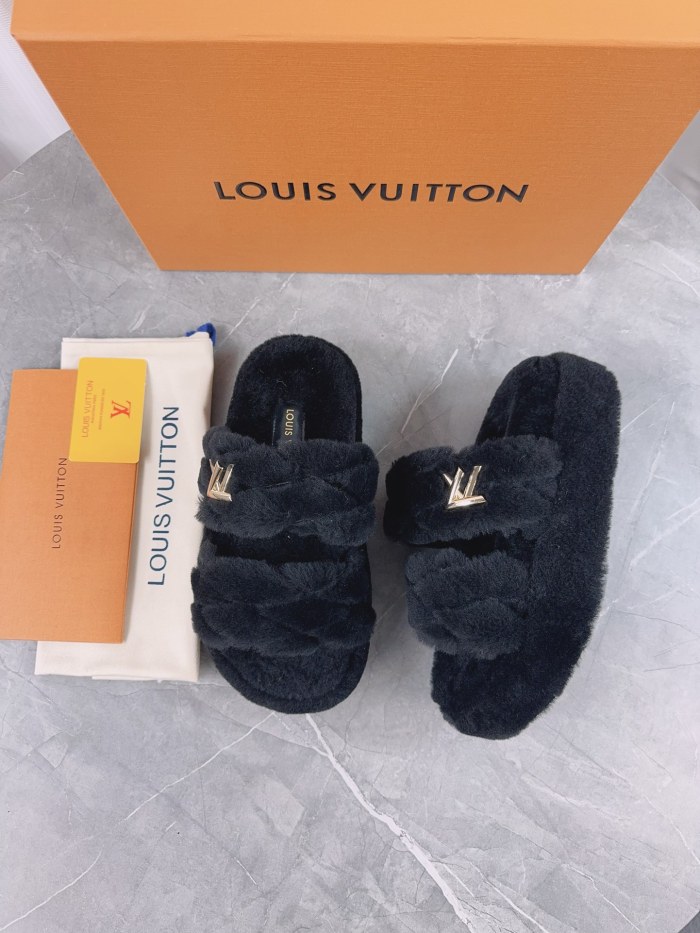 LV women Sandals 1：1 Quality-850