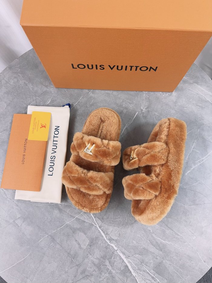 LV women Sandals 1：1 Quality-848