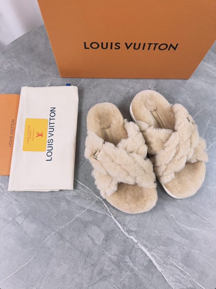 LV women Sandals 1：1 Quality-857