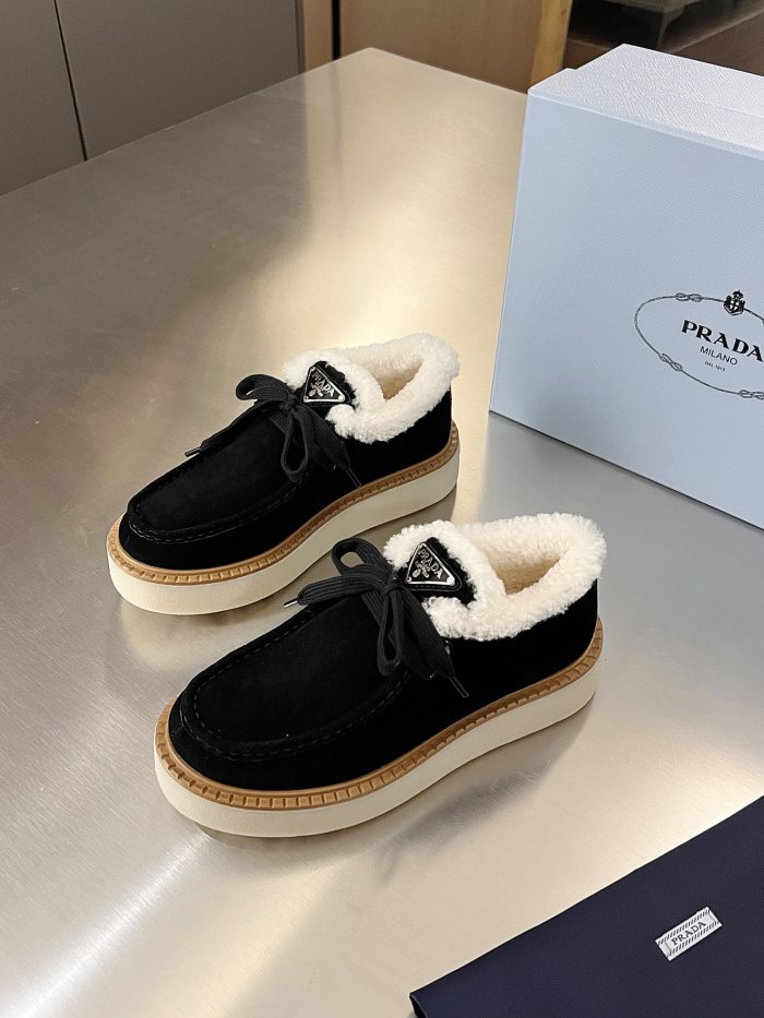 Prada women shoes 1：1 quality-580