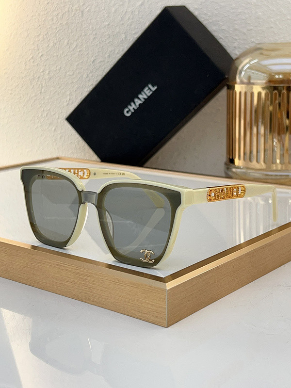 CHNL Sunglasses AAAA-4202