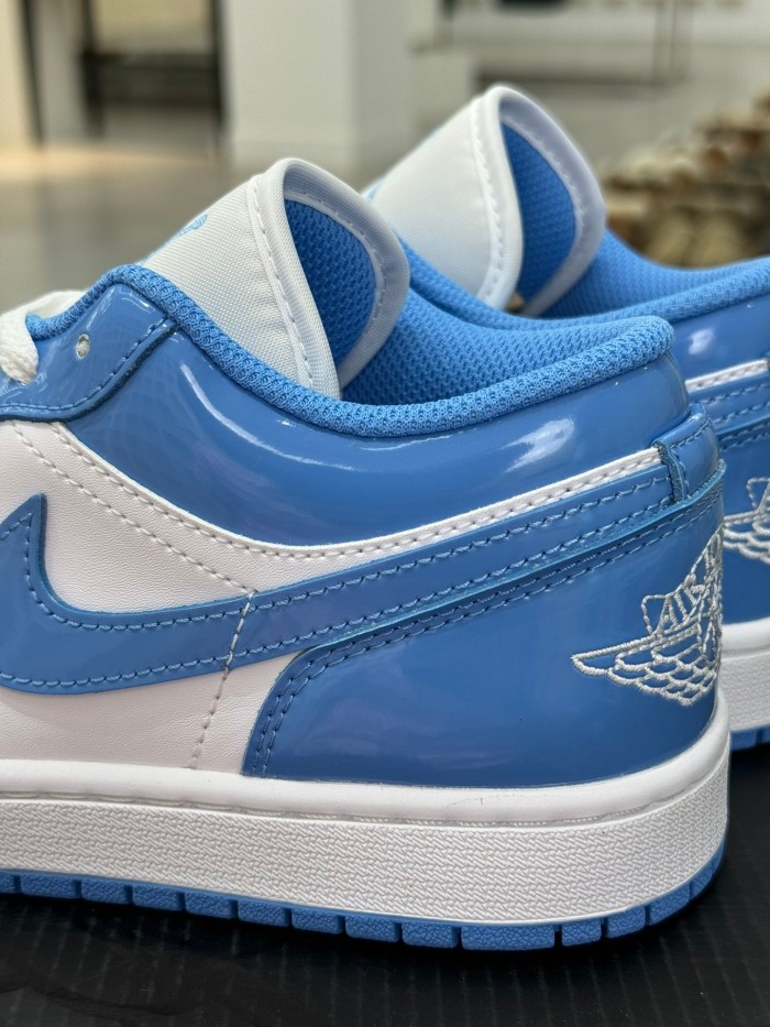 Authentic Jordan 1 Low SE White Legend Blue