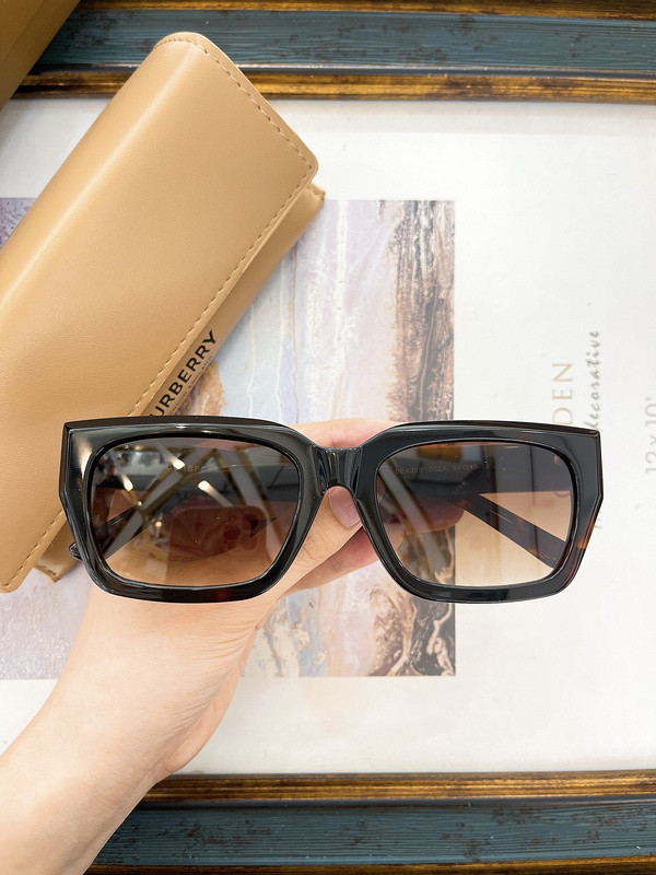 Burberry Sunglasses AAAA-2768