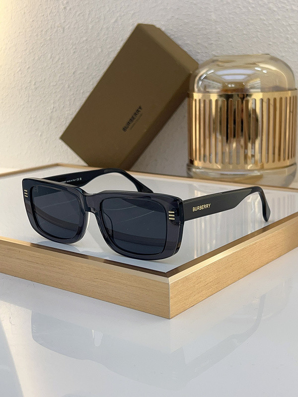 Burberry Sunglasses AAAA-2750