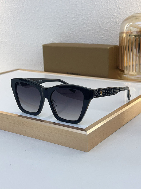 Burberry Sunglasses AAAA-2756