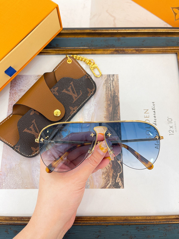LV Sunglasses AAAA-4942