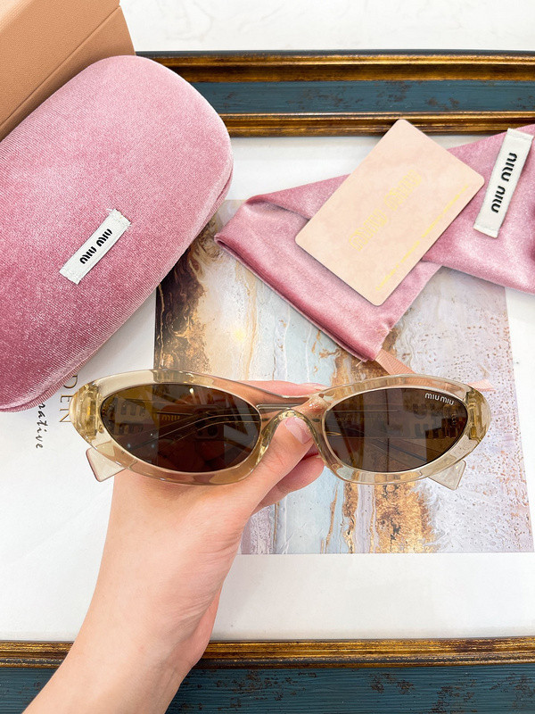 Miu Miu Sunglasses AAAA-1221