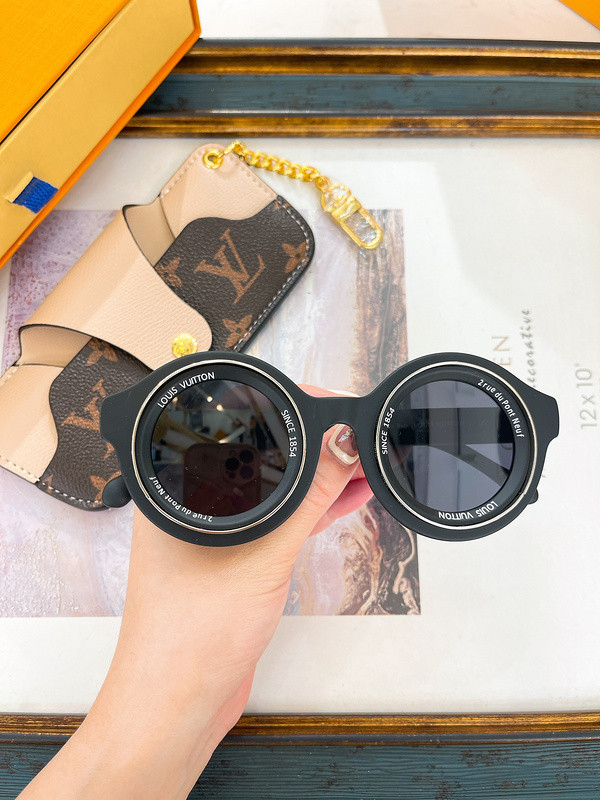 LV Sunglasses AAAA-5123