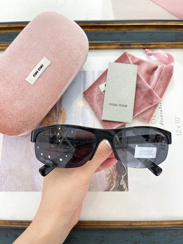 Miu Miu Sunglasses AAAA-1412
