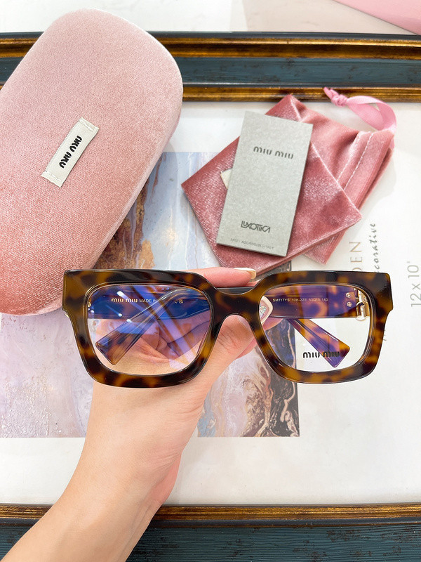 Miu Miu Sunglasses AAAA-1414